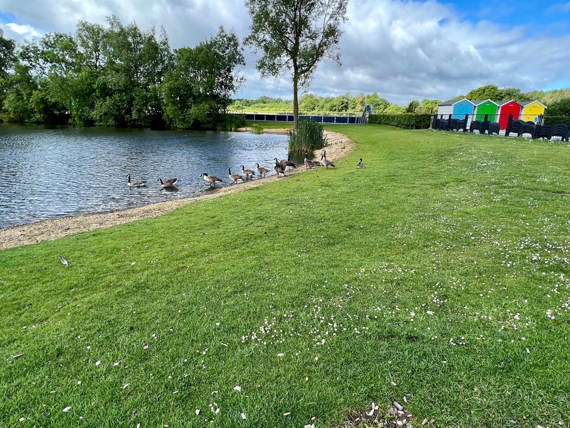 Вілла Waters Edge, Hoburne Cotswolds Саут-Керні Екстер'єр фото